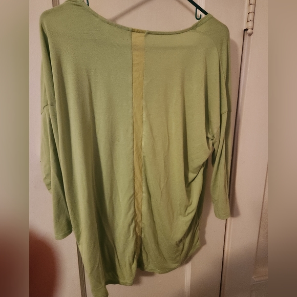 * Medium tribal.jeans top - Picture 3 of 4